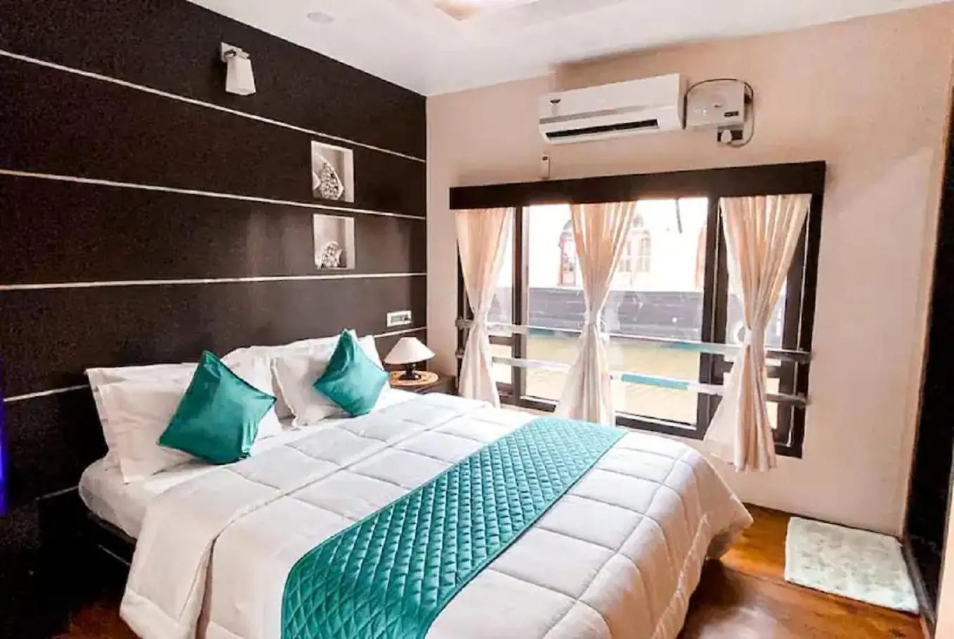 Northstar 4 Bedroom Ac Private Houseboat With All Meals Alappuzha