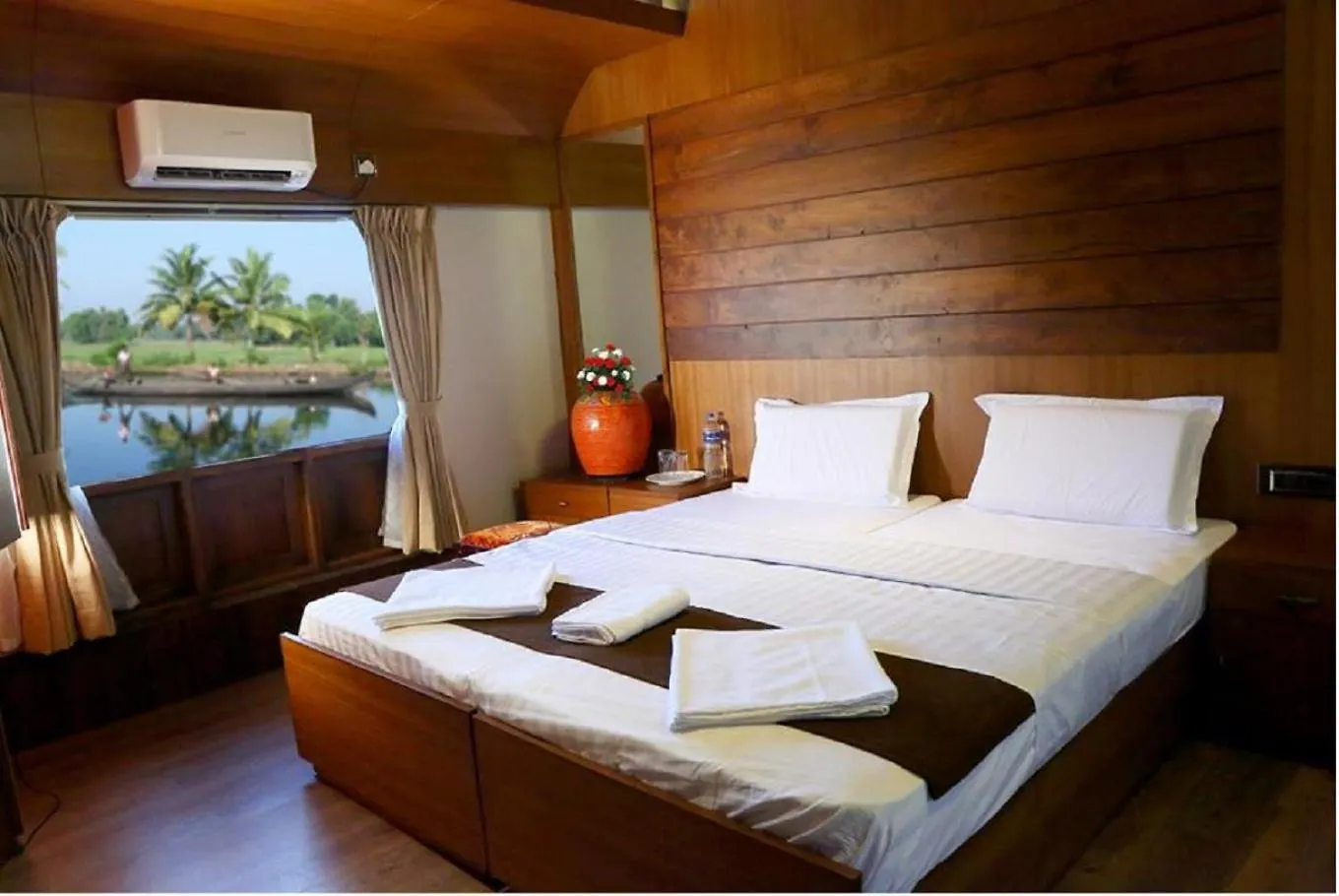 Northstar 4 Bedroom Ac Private Houseboat With All Meals Alappuzha Indie