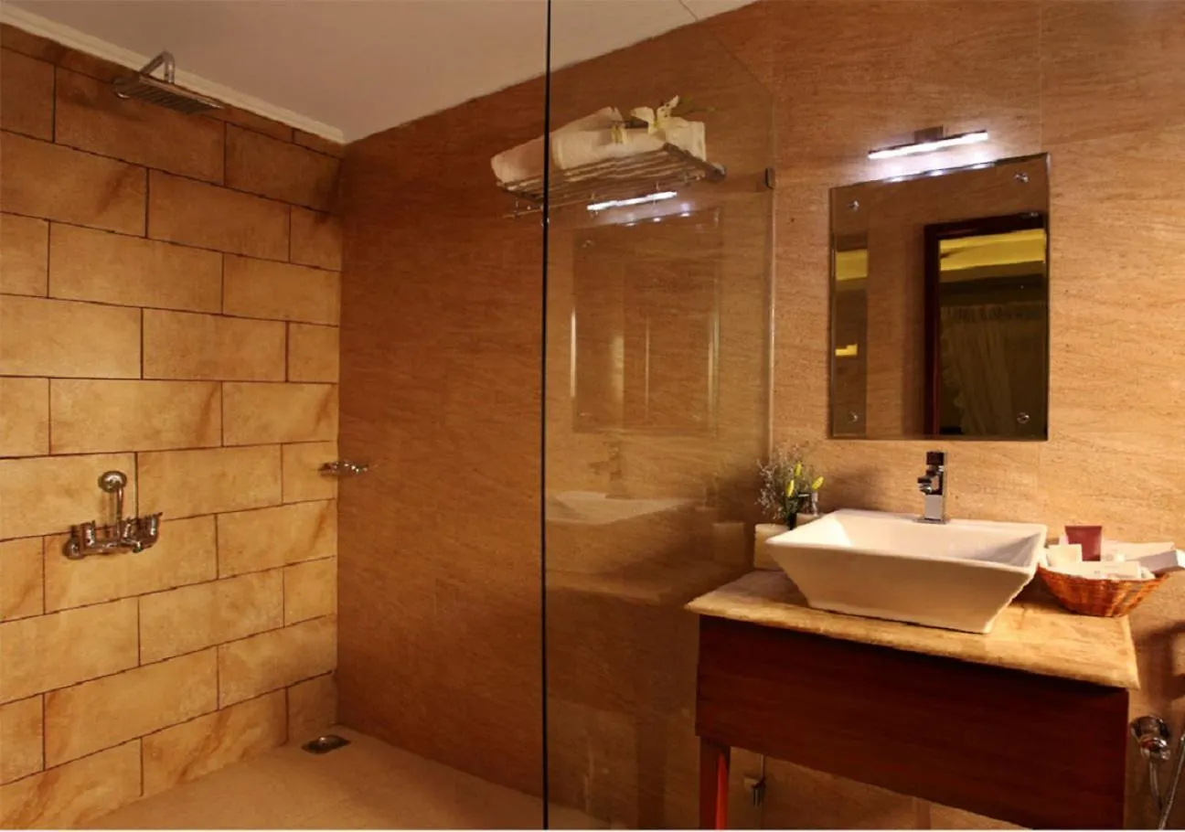 Northstar 4 Bedroom Ac Private Houseboat With All Meals Alappuzha