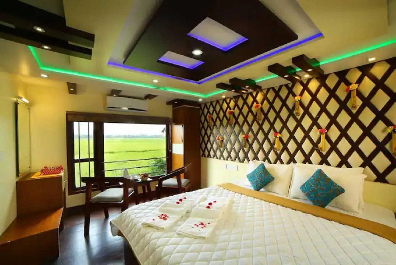 Tekne Northstar 4 Bedroom Ac Private Houseboat With All Meals Alappuzha